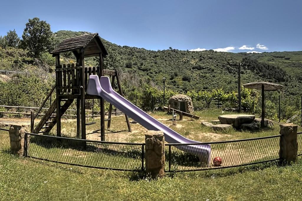 Apartamentos Rurales El Solitario Баньос-де-Монтемайор Экстерьер фото