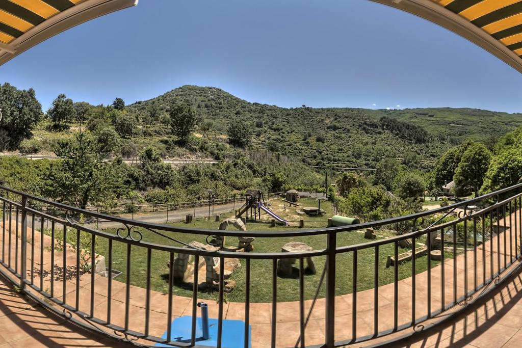 Apartamentos Rurales El Solitario Баньос-де-Монтемайор Экстерьер фото