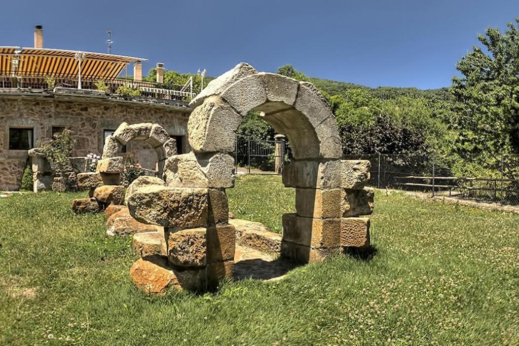 Apartamentos Rurales El Solitario Баньос-де-Монтемайор Экстерьер фото